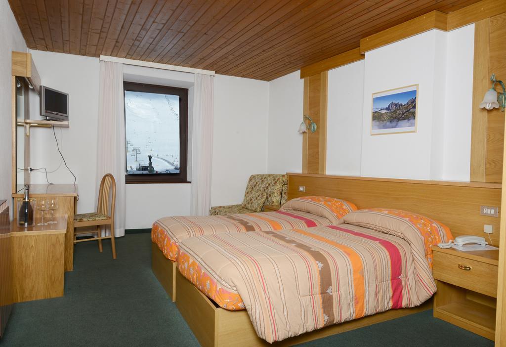 Savoia Hotel Passo del Tonale Chambre photo